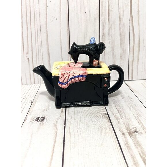 Cardinal Inc & World Bazaars  Teapot Ceramic Sewing Machine Vintage Collectible - Picture 9 of 16